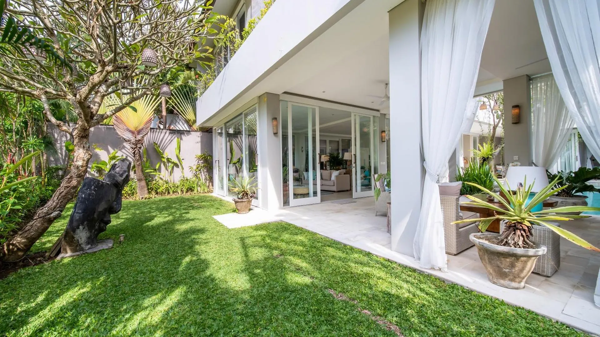 Villa Sunsara 4 - Enchanting 4Br Villa In A Great Location Canggu   Canggu (Bali)