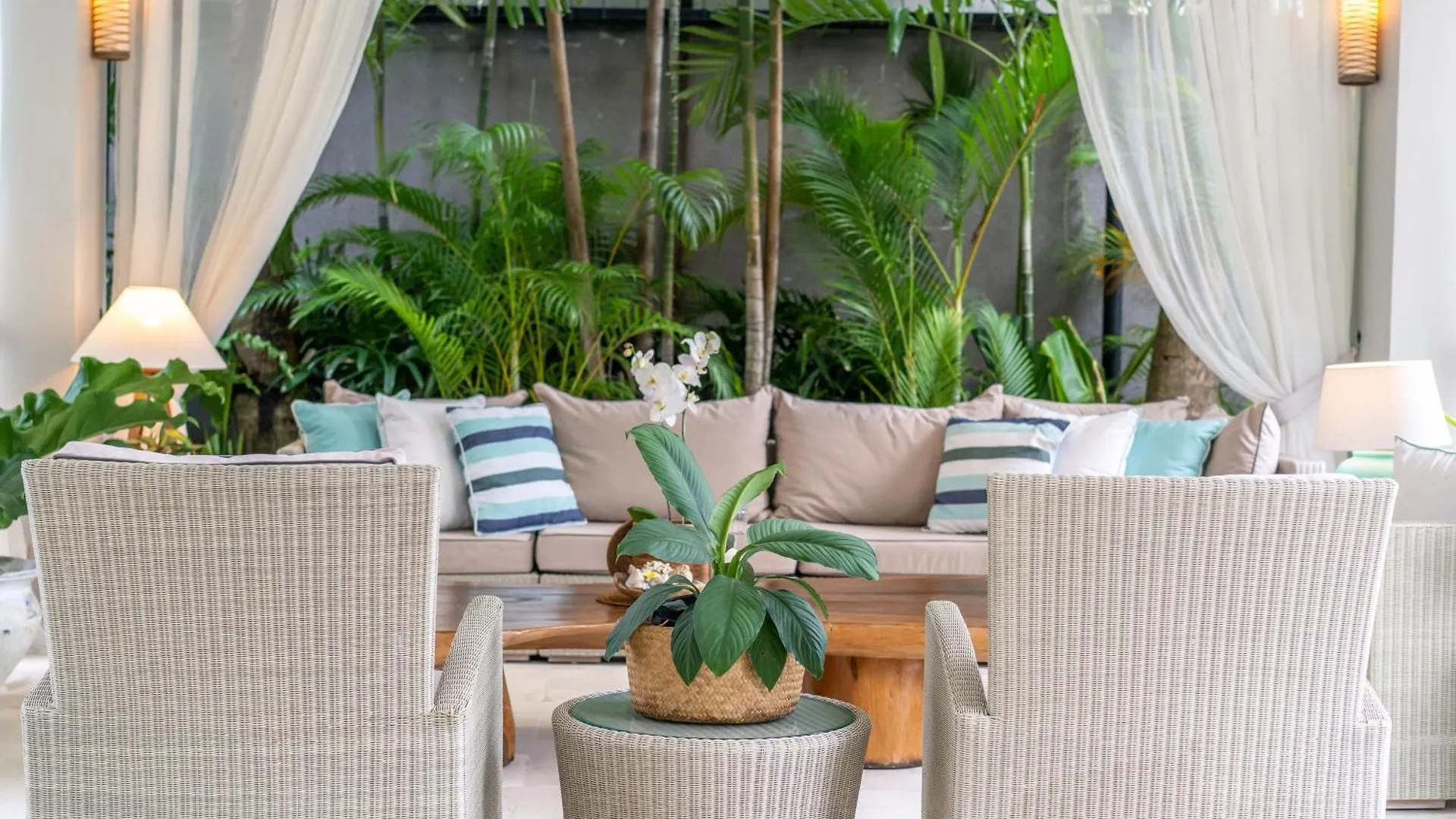 Villa Sunsara 4 - Enchanting 4Br Villa In A Great Location Canggu 0*,  Indonesien